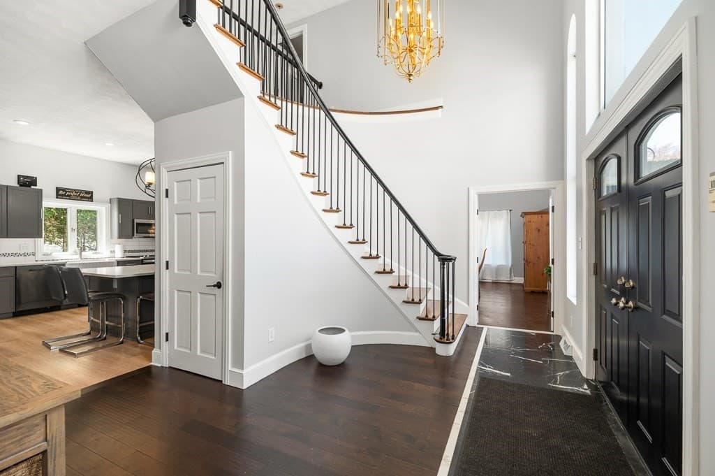 Single Family Residence at 20 Landers Rd, Stoneham MA 02180, Stoneham, photo 6 of 36