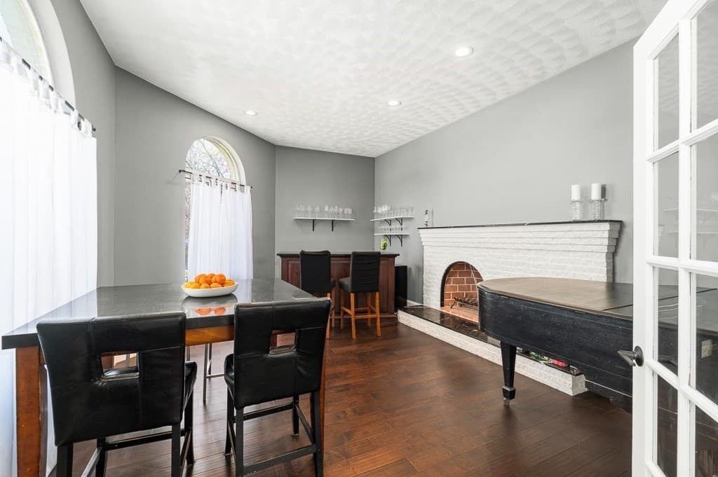 Single Family Residence at 20 Landers Rd, Stoneham MA 02180, Stoneham, photo 5 of 36