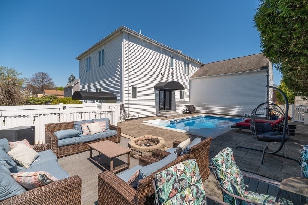 Single Family Residence at 20 Landers Rd, Stoneham MA 02180, Stoneham, photo 10 of 36