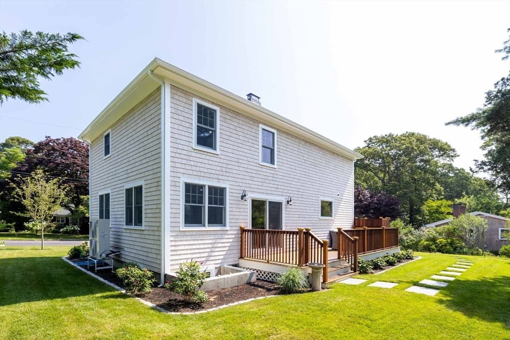5 Pinetree Lane, Tisbury MA 02568 photo 3