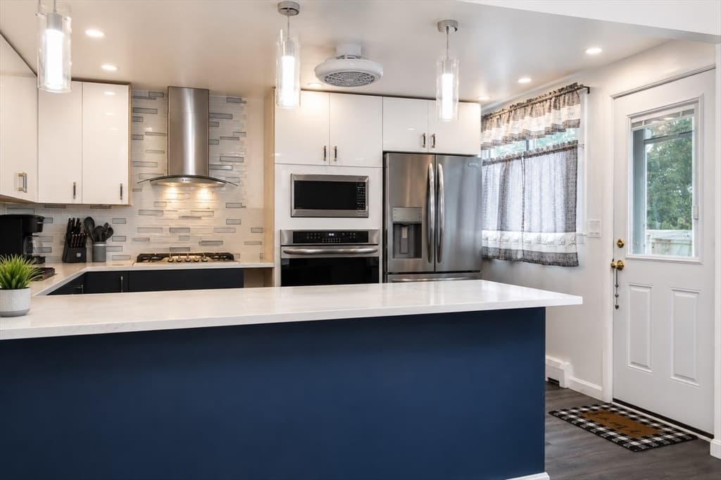 Single Family Residence at 18 Ralston Rd, Boston MA 02136, Boston, photo 3 of 26