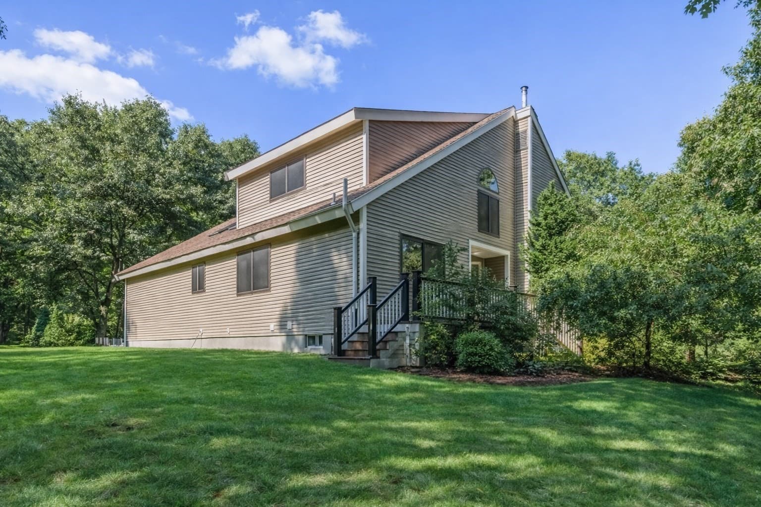 Single Family Residence at 2 Remington Court, Derry NH 03038, Derry, photo 2 of 39