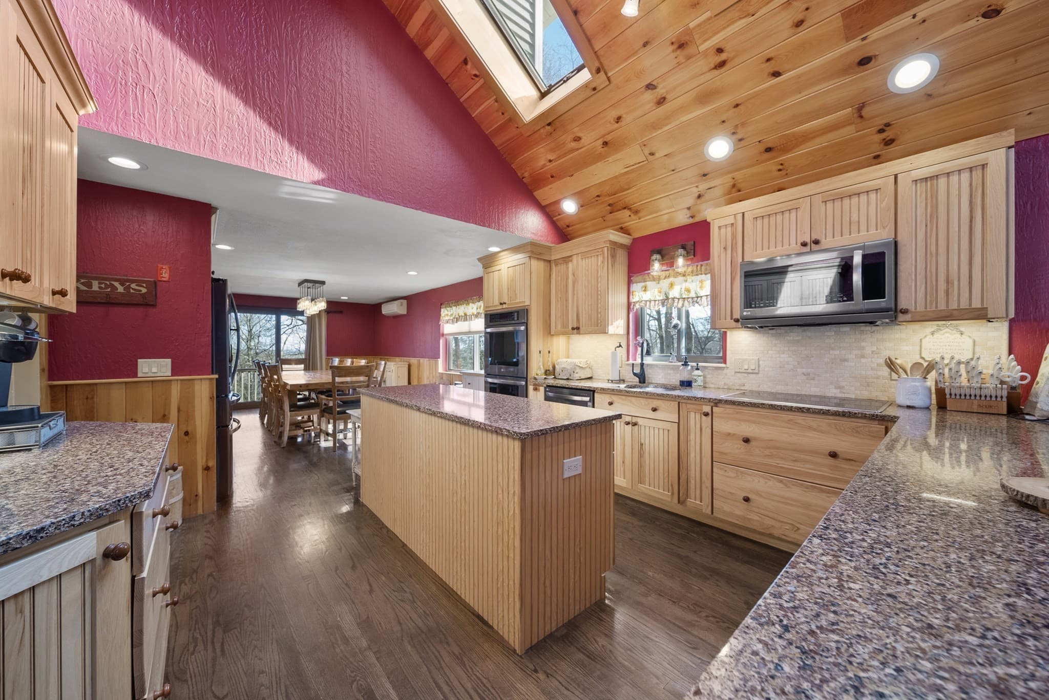 Single Family Residence at 2 Remington Court, Derry NH 03038, Derry, photo 7 of 39