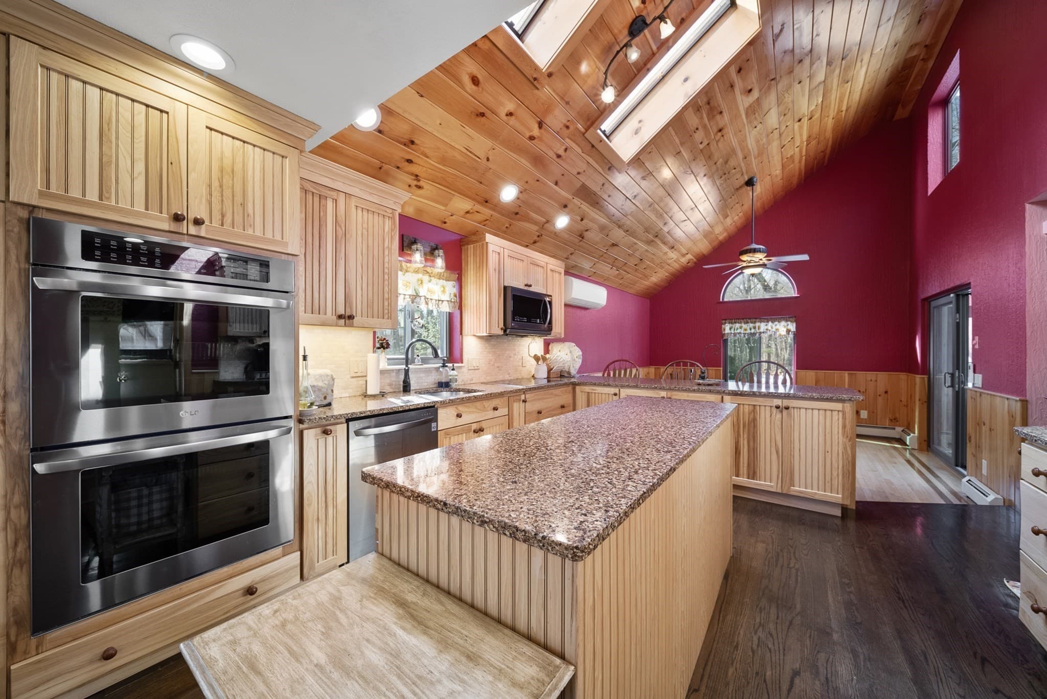 Single Family Residence at 2 Remington Court, Derry NH 03038, Derry, photo 5 of 39