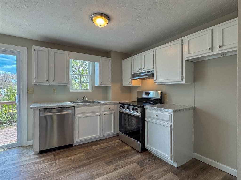 Condominium at 3 Lydon Ln # A1, Halifax MA 02338, Halifax, photo 12 of 31