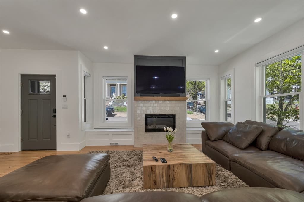 22 Harvard St, Somerville MA 02143 photo 9