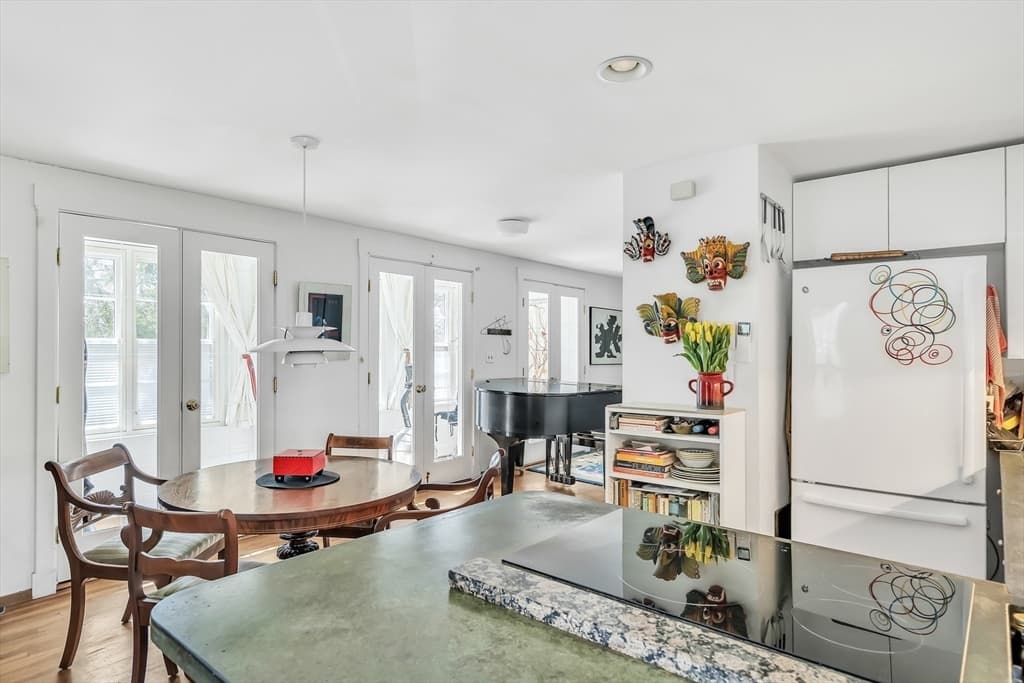 239 Mt Auburn Street, Cambridge MA 02138