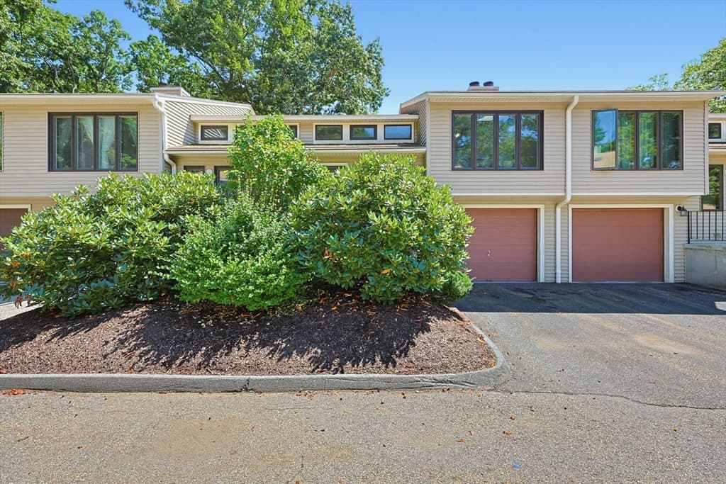 Condominium at 36 Nottingham Rd # 36, Grafton MA 01519, Grafton, photo 4 of 41