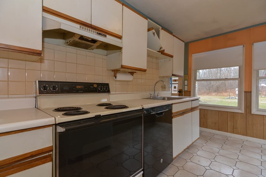 82 Lowell St., Woburn MA 01801 photo 11