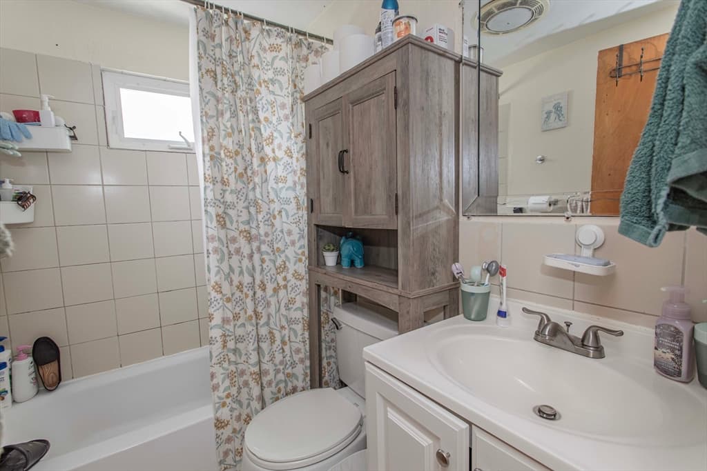 3 Family at 244 Washington Street, Norwood MA 02062, Norwood, photo 7 of 23