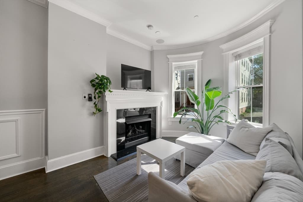 Condominium at 209 Green # 1, Cambridge MA 02139, Cambridge, photo 3 of 26
