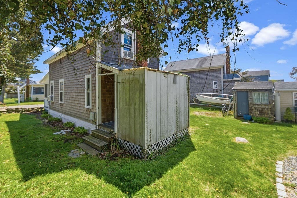 Single Family Residence at 17 Island St, Mattapoisett MA 02739, Mattapoisett, photo 6 of 29