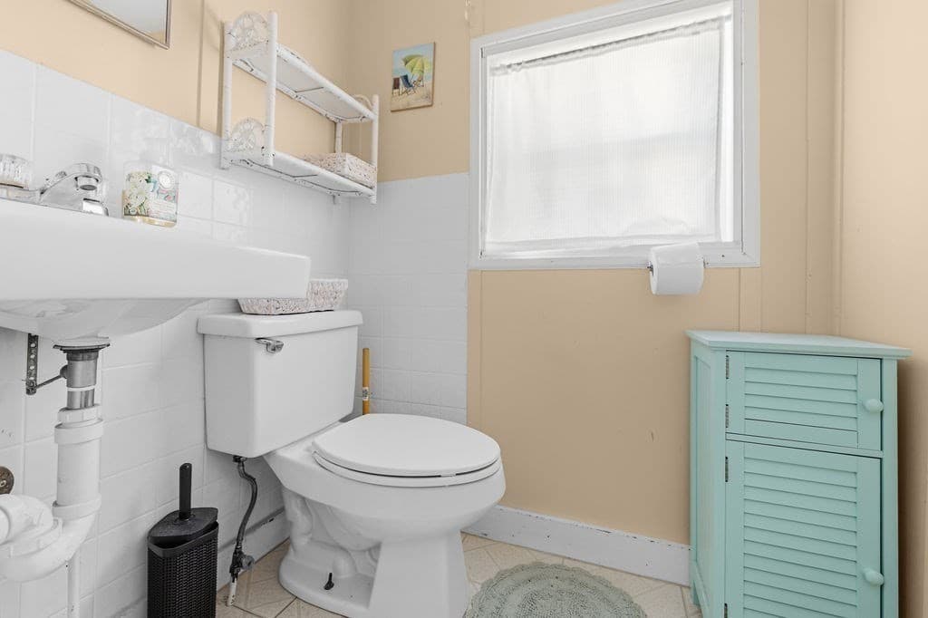 Single Family Residence at 17 Island St, Mattapoisett MA 02739, Mattapoisett, photo 21 of 29