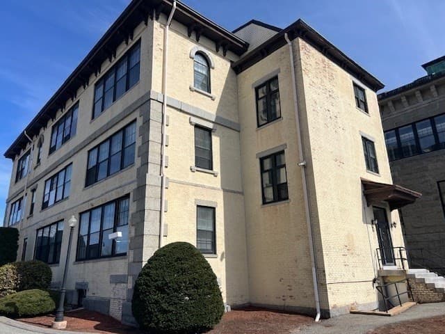 Condominium at 201 Thorndike Street # 27, Lowell MA 01852, photo 36 of 37