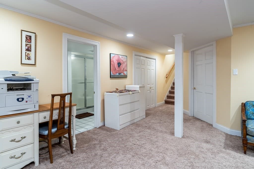 Single Family Residence at 186 Tanglewood Drive, Longmeadow MA 01106, photo 38 of 42