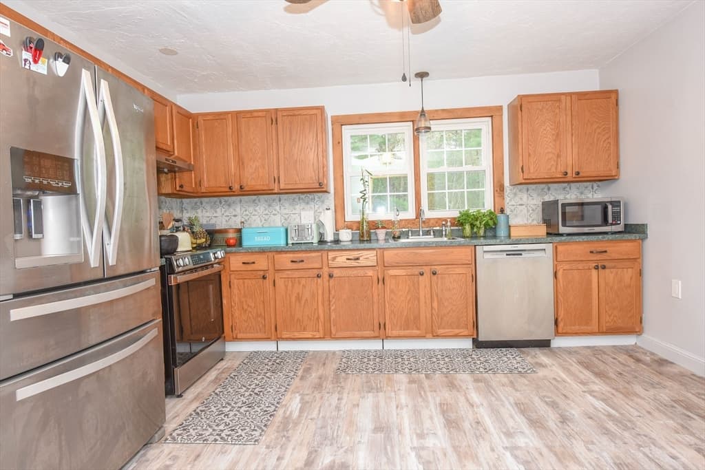 Single Family Residence at 325 River Street, Halifax MA 02338, Halifax, photo 4 of 41