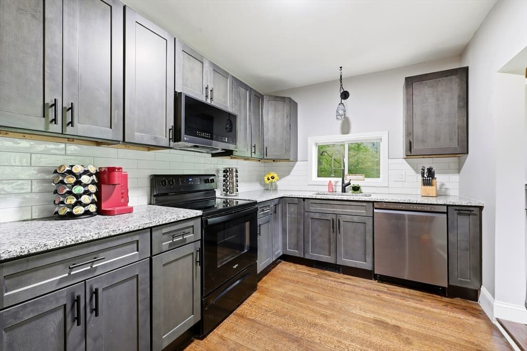 Single Family Residence at 64 S Cottage Rd, Holland MA 01521, photo 7 of 34