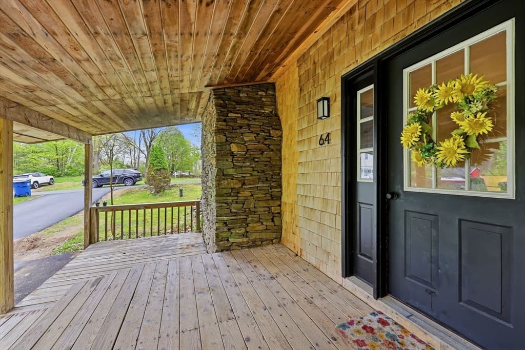 Single Family Residence at 64 S Cottage Rd, Holland MA 01521, photo 3 of 34