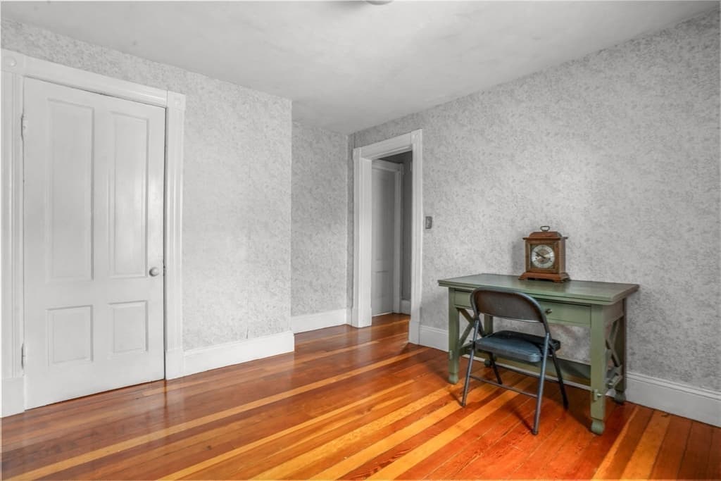 122 S Walker St, Lowell MA 01851 photo 24
