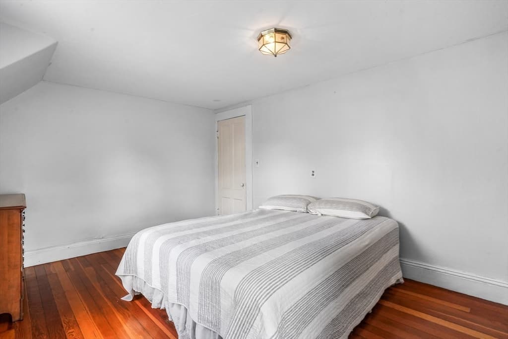 122 S Walker St, Lowell MA 01851 photo 25