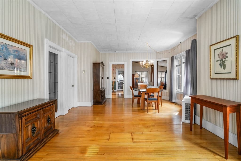 122 S Walker St, Lowell MA 01851 photo 12
