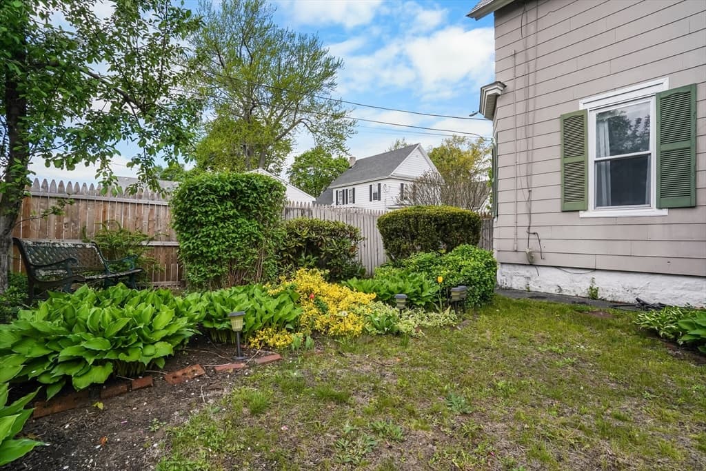 122 S Walker St, Lowell MA 01851 photo 40