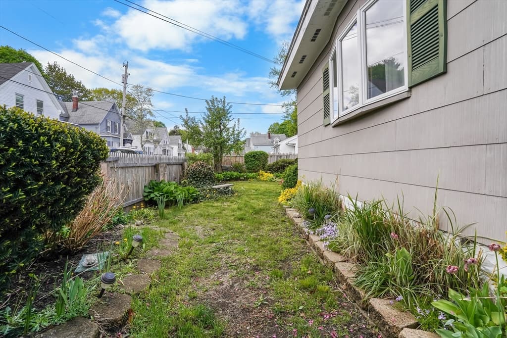 122 S Walker St, Lowell MA 01851 photo 39