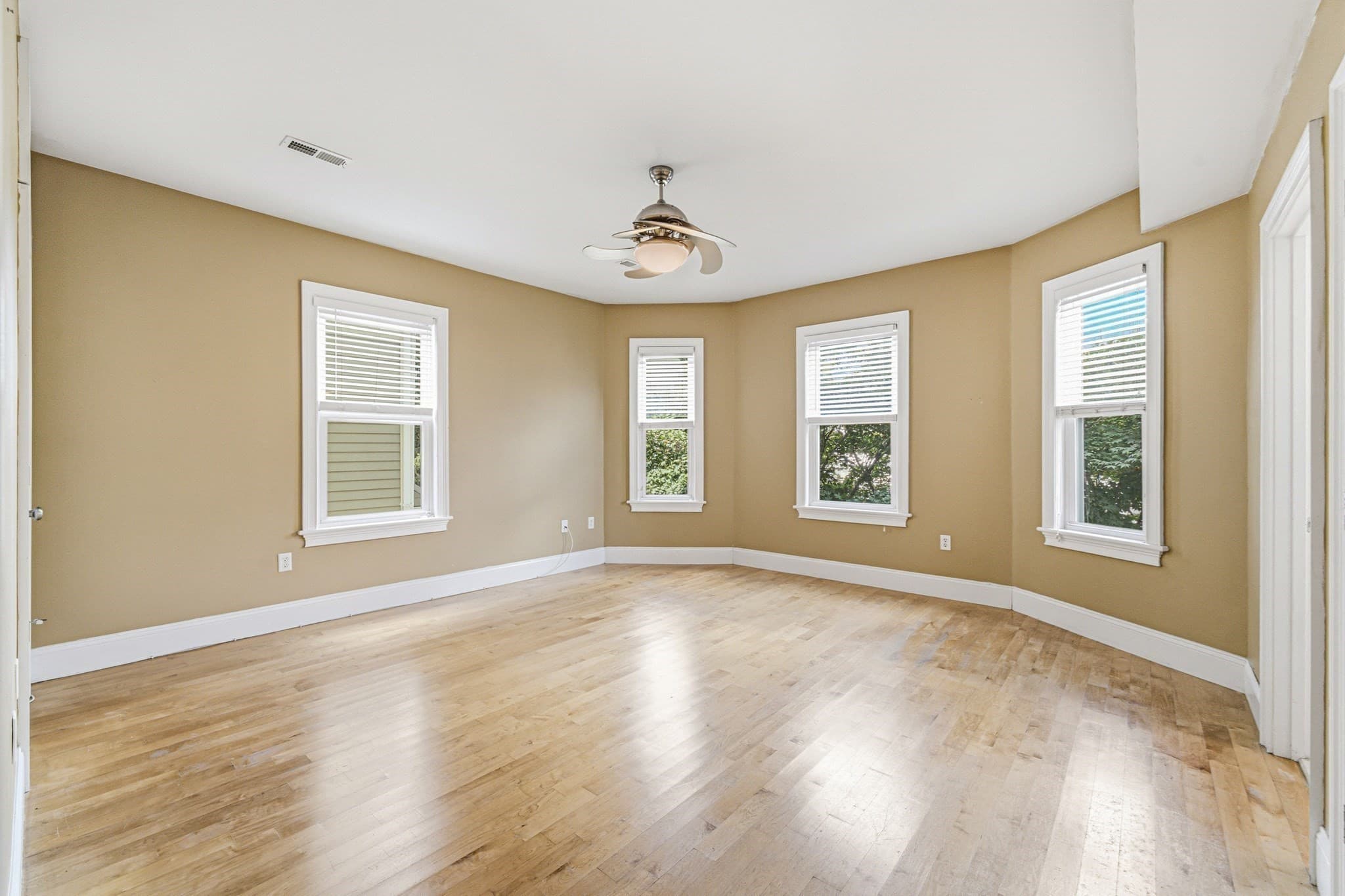 Condominium at 5 Mount Vernon St # 2, Boston MA 02125, Boston, photo 12 of 42