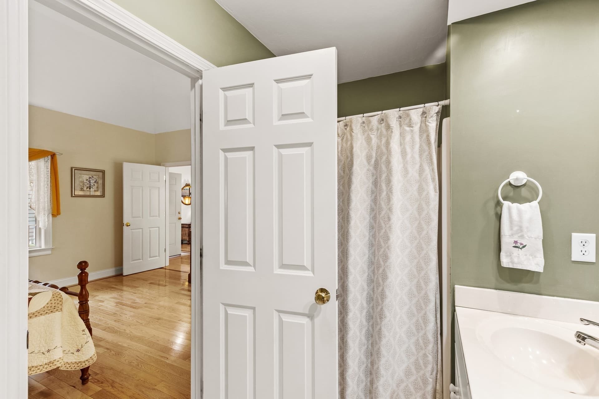 Condominium at 13 Laurel Hill Ct # 13, Bourne MA 02532, photo 25 of 40