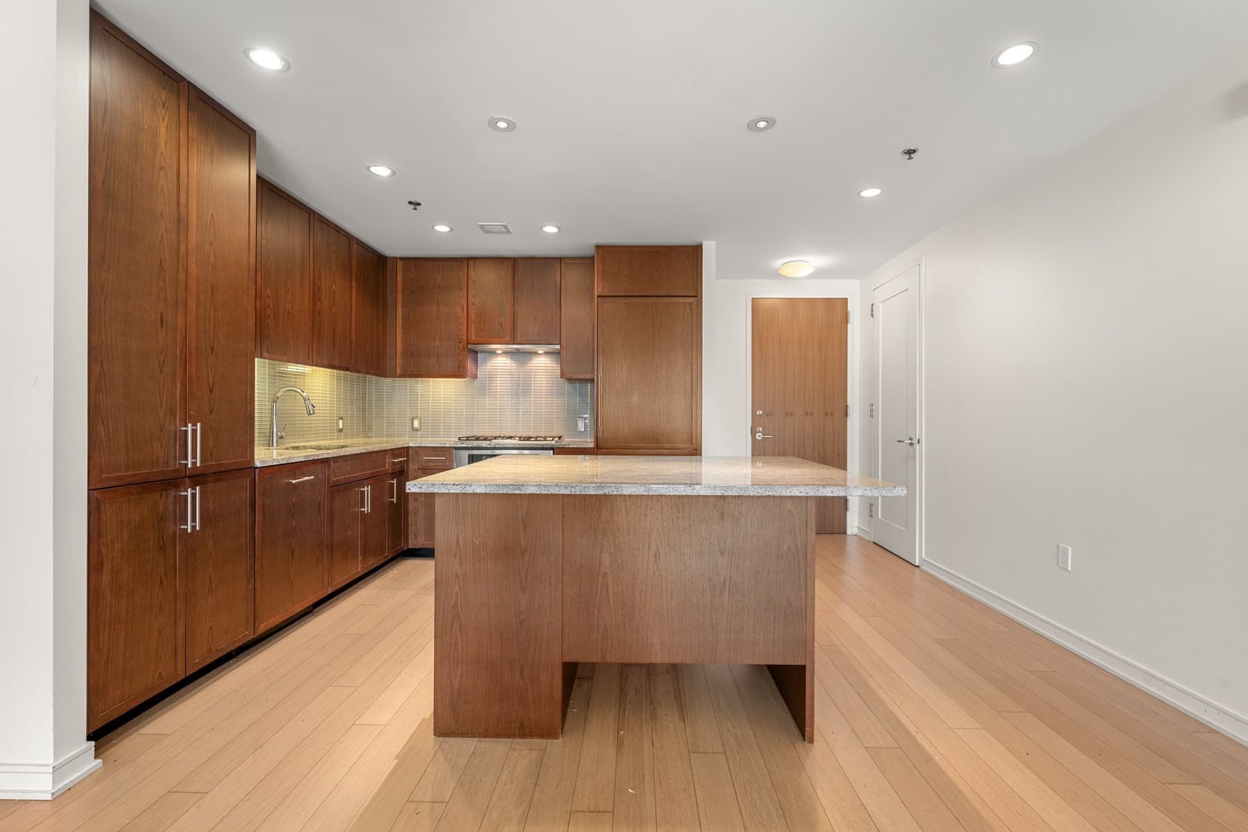 Condominium at 580 Washington St # 1501, Boston MA 02111, photo 5 of 28