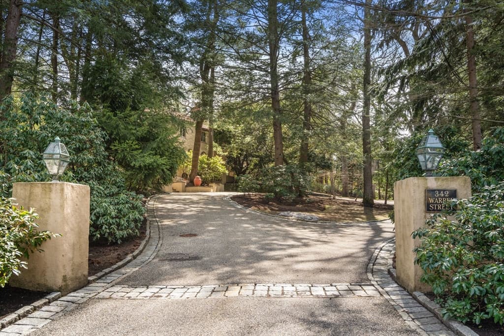 342 Warren St, Brookline MA 02445
