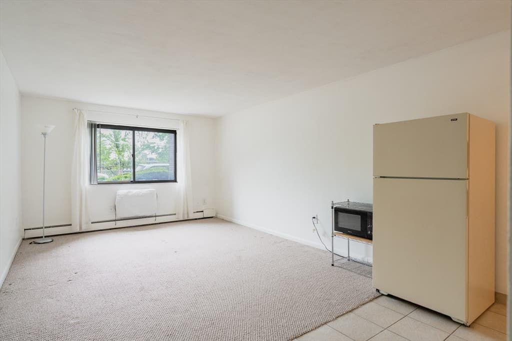 Condominium at 32 Whites Ave, Watertown MA 02472, Watertown, photo 6 of 17