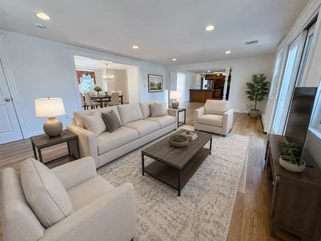 Single Family Residence at 47 Tanglewood Dr, Scituate MA 02066, photo 4 of 28