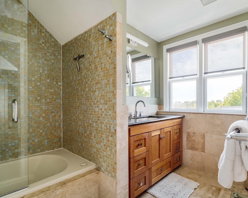 Condominium at 60 Dracut Street # 5, Boston MA 02124, Boston, photo 27 of 42