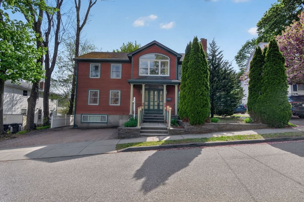 8 Hawthorne St, Watertown MA 02472
