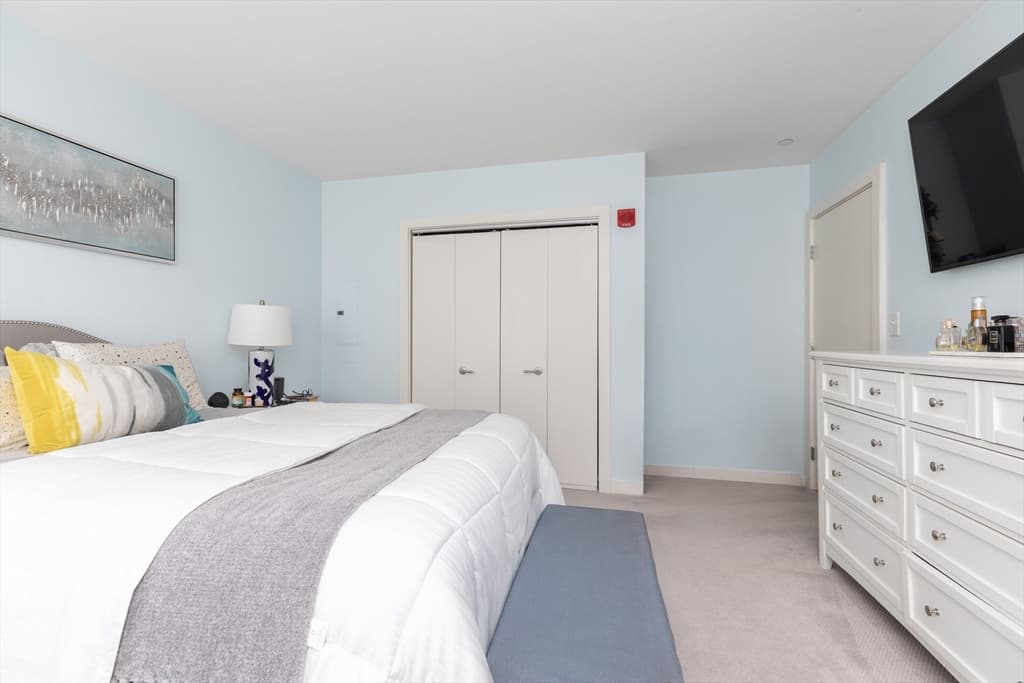 Condominium at 80 Broad St # 706, Boston MA 02110, photo 11 of 14