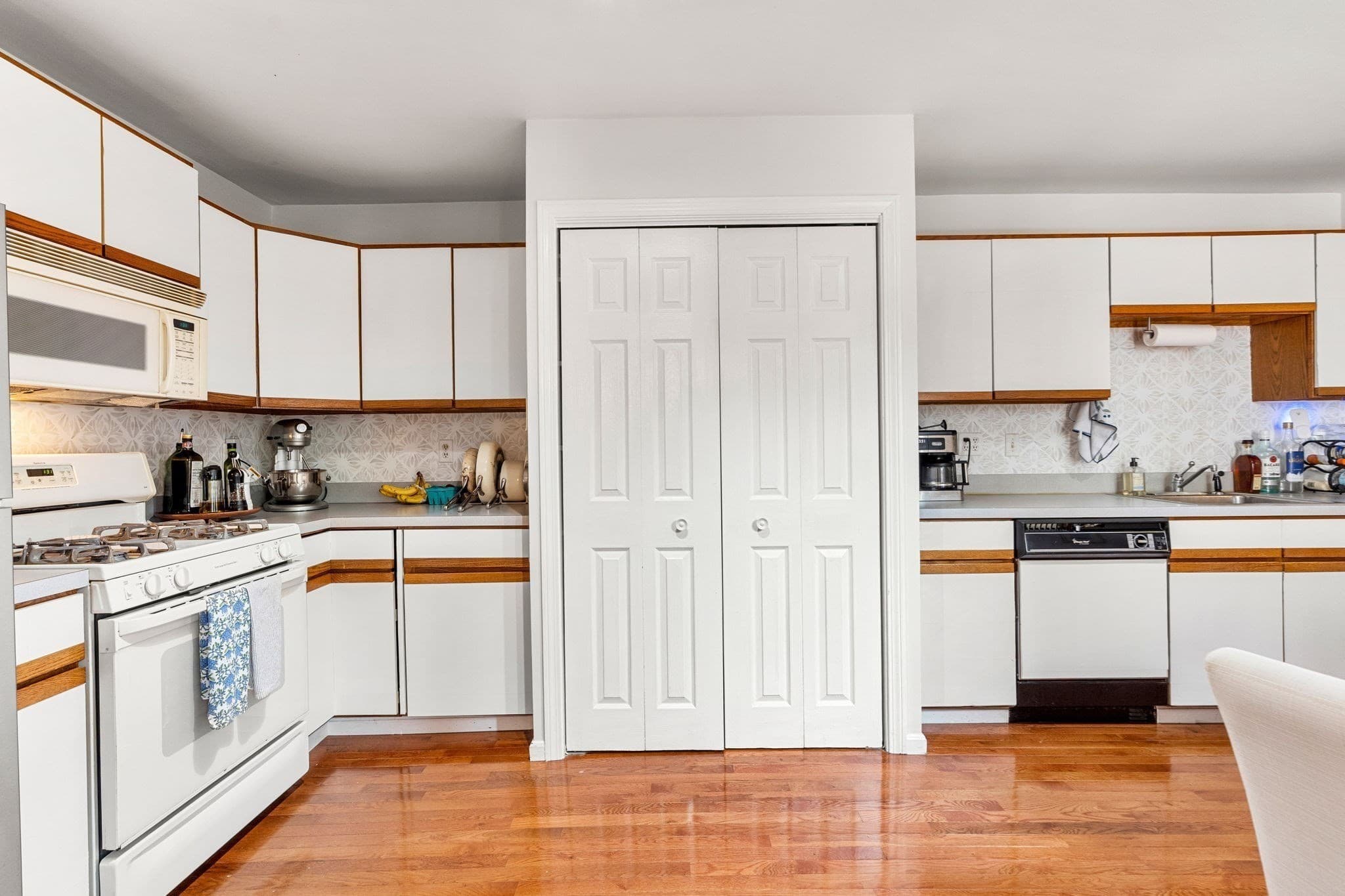 2 Family - 2 Units Up/Down at 652 E 2nd St, Boston MA 02127, photo 10 of 28