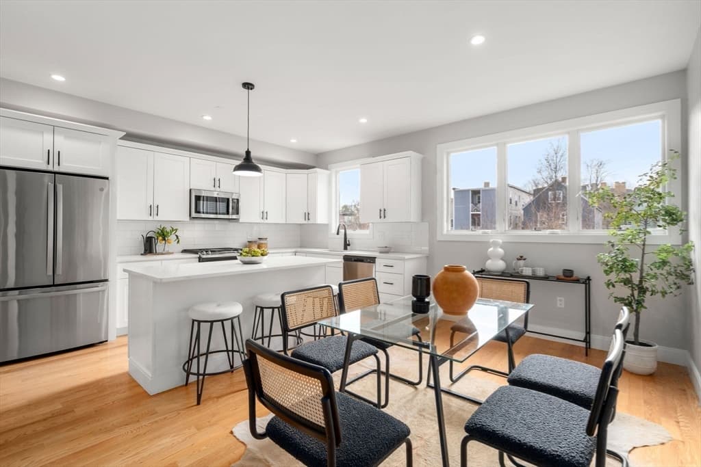 Condominium at 123-125 Centre St, Boston MA 02124, Boston, photo 5 of 41