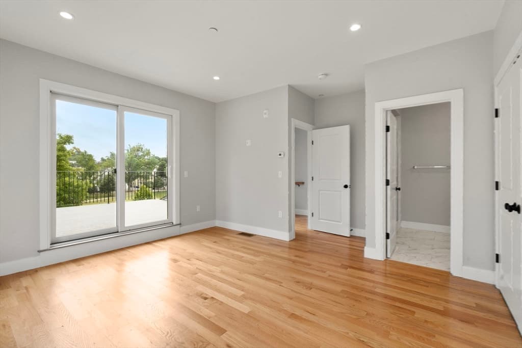 Condominium at 123-125 Centre St, Boston MA 02124, Boston, photo 5 of 38
