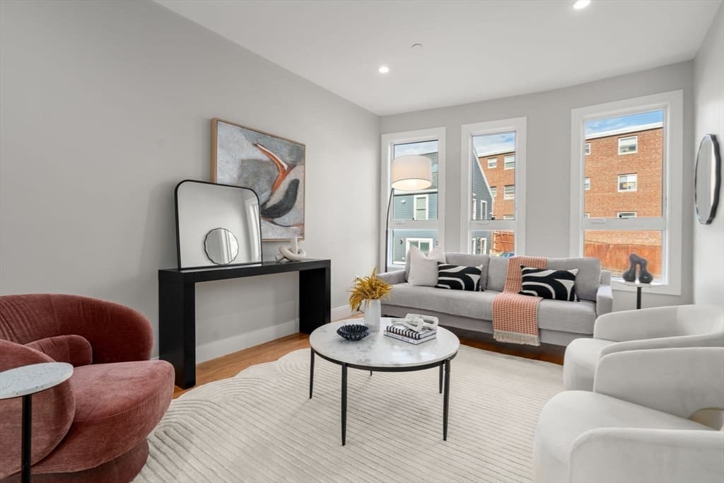 Condominium at 123-125 Centre St, Boston MA 02124, Boston, photo 11 of 38