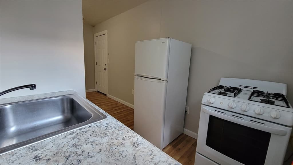 28 Prescott St, Leominster MA 01453 photo 13