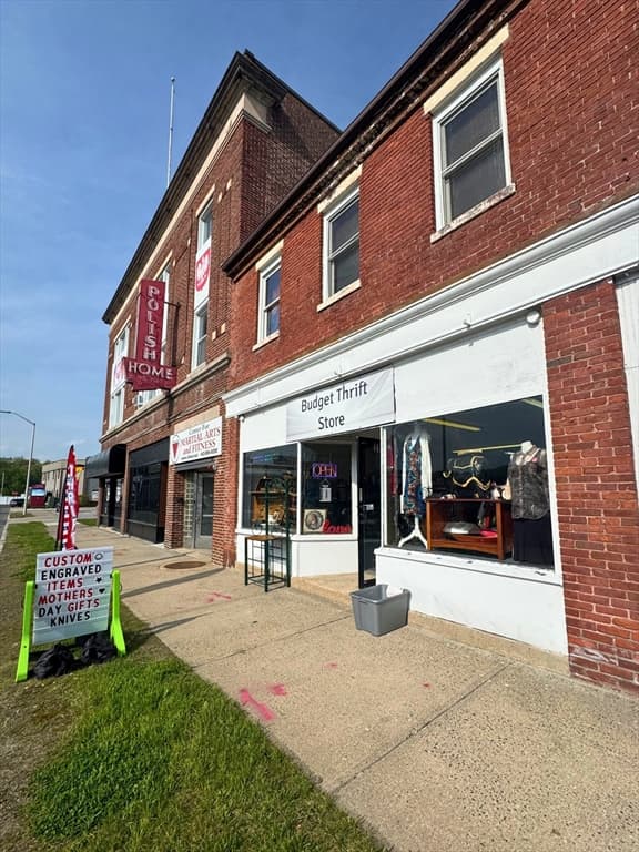 29 Grove Street, Chicopee MA 01020