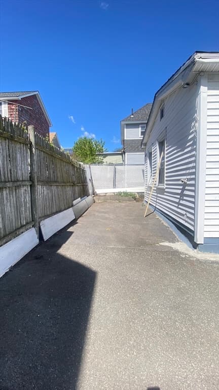 Single Family Residence at 75 Plain St, Lowell MA 01851, photo 5 of 28