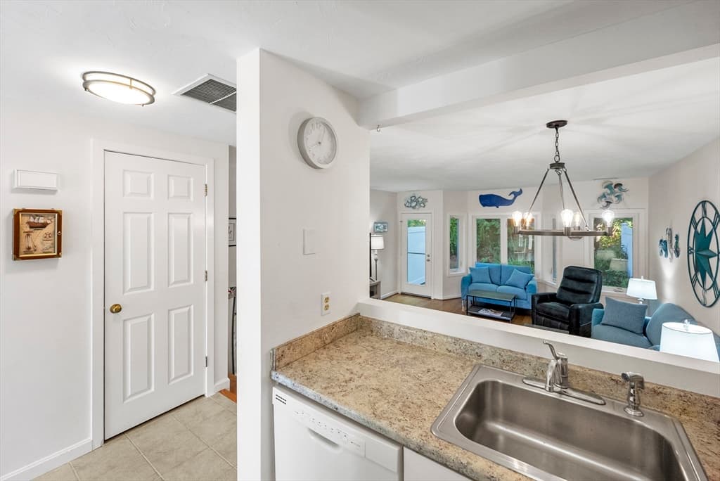 Condominium at 94 Westcliff Dr # 94, Plymouth MA 02360, Plymouth, photo 15 of 42