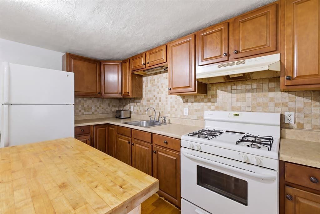 5-9 Family at 126-130 Summer Street, Somerville MA 02143, Somerville, photo 33 of 36
