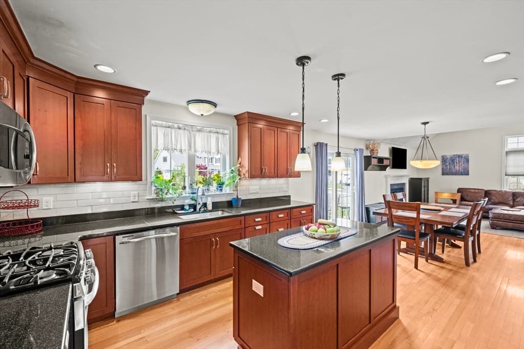 2 O'connor Lane, Woburn MA 01801 photo 7