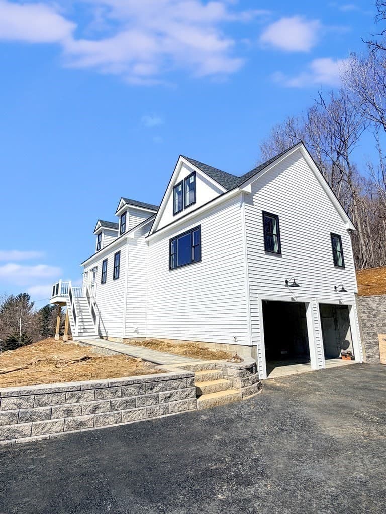 Single Family Residence at 36 Belvidere Rd, Haverhill MA 01830, photo 3 of 19