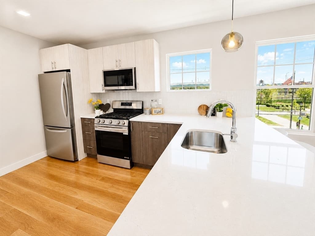 Condominium at 98 Prescott St # 3a, Boston MA 02128, Boston, photo 2 of 11