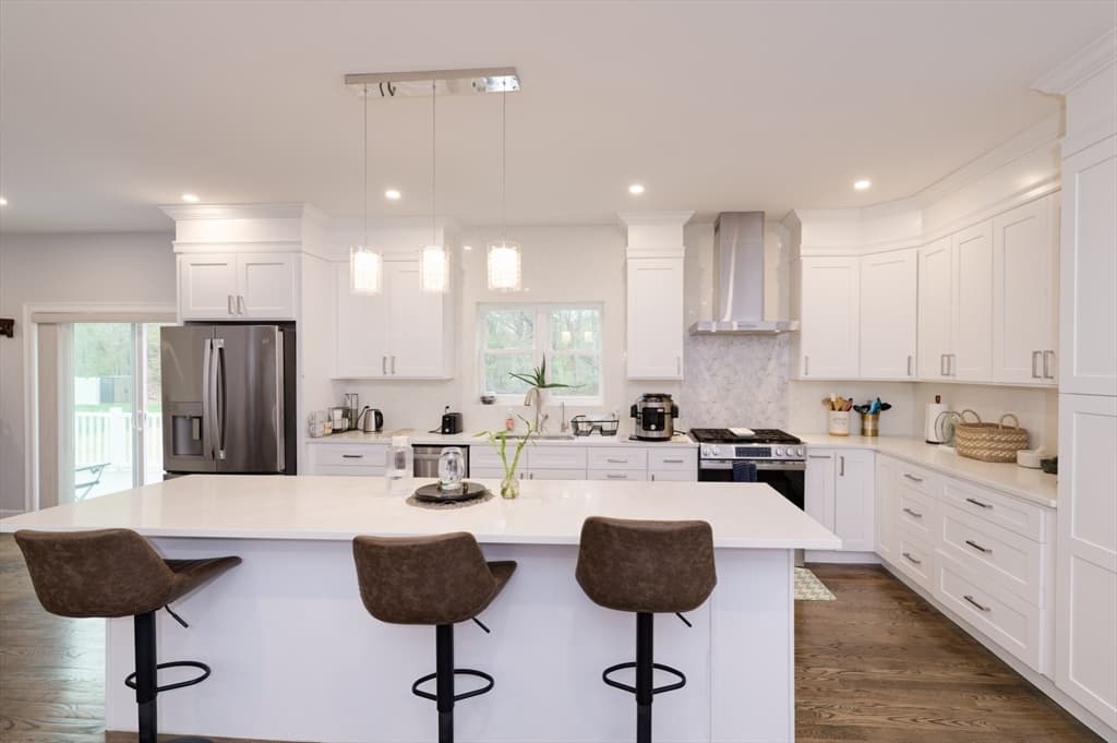 615 Norfolk St, Holliston MA 01746 photo 6