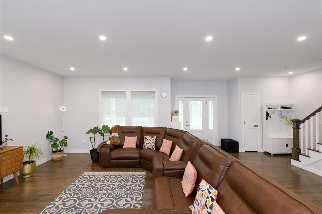 615 Norfolk St, Holliston MA 01746 photo 9